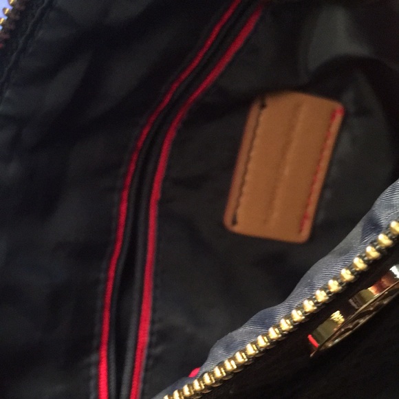 Classy Tommy Hilfiger black w/ gold trim crossbody purse w/open pocket in front. - Picture 8 of 8